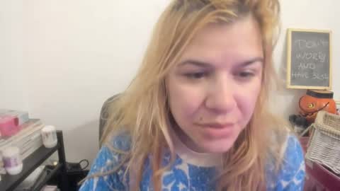 Snapshot of artsyandcraftsy_ chatting on 03.20.26 MIA online show from 03.20.26