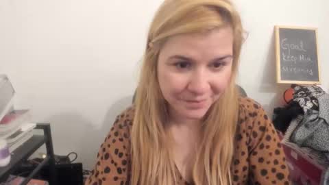 Snapshot of artsyandcraftsy_ chatting on 03.21.26 MIA online show from 03.21.26