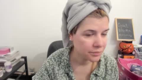 Snapshot of artsyandcraftsy_ chatting on 03.23.26 MIA online show from 03.23.26