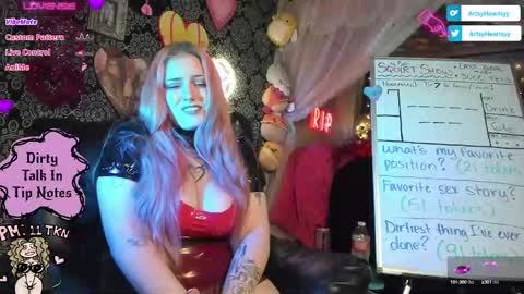 Snapshot of artsyheartsyy chatting on 09.30.25 ArtsyHeartsyy online show from 09.30.25