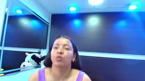 Snapshot of ary_lens chatting on 10.22.25 ary lens online show from 10.22.25