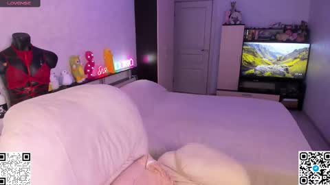 Snapshot of arya_deepthroat_queen chatting on 02.19.25 Arya Fn Talented Arya online show from 02.19.25