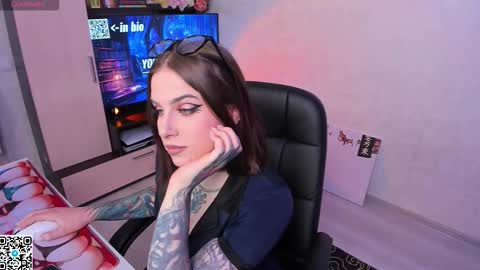 Snapshot of arya_deepthroat_queen chatting on 09.14.25 Arya Fn Talented Arya online show from 09.14.25