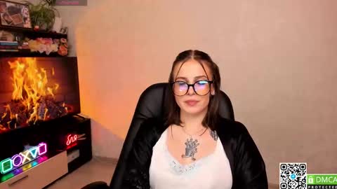 Snapshot of arya_deepthroat_queen chatting on 10.13.25 Arya Fn Talented Arya online show from 10.13.25