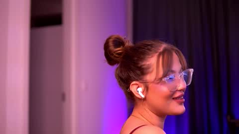 Snapshot of aryadeluna chatting on 09.25.25 Lunaa  online show from 09.25.25