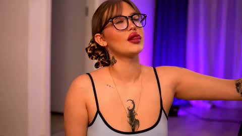 Snapshot of aryadeluna chatting on 11.03.25 Lunaa  online show from 11.03.25