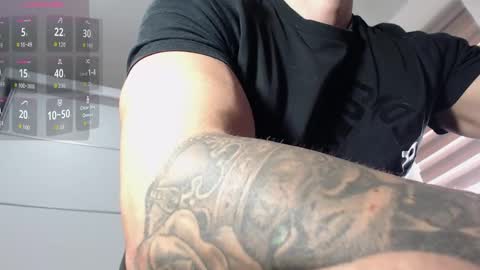 AryanAian1 online show from 10.18.25