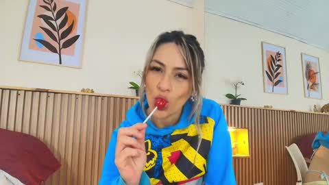 Catalina online show from 01.03.25
