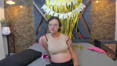 Snapshot of asami_hattori chatting on 10.10.25 AsamiHattori online show from 10.10.25