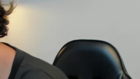 Snapshot of asami_hattori chatting on 10.16.25 AsamiHattori online show from 10.16.25