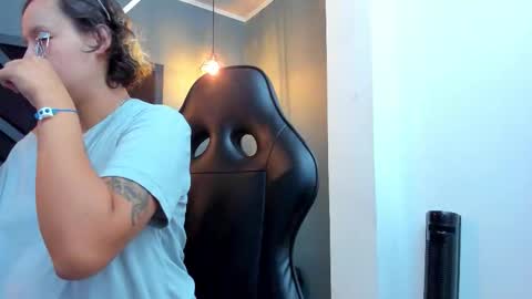 Snapshot of asami_hattori chatting on 10.17.25 AsamiHattori online show from 10.17.25