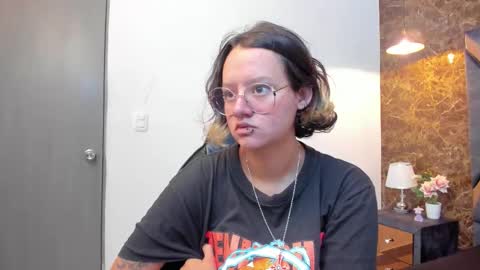 Snapshot of asami_hattori chatting on 10.20.25 AsamiHattori online show from 10.20.25