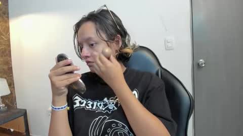 Snapshot of asami_hattori chatting on 10.25.25 AsamiHattori online show from 10.25.25