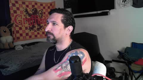 Snapshot of asanator101 chatting on 10.25.25 devilPup75 online show from 10.25.25