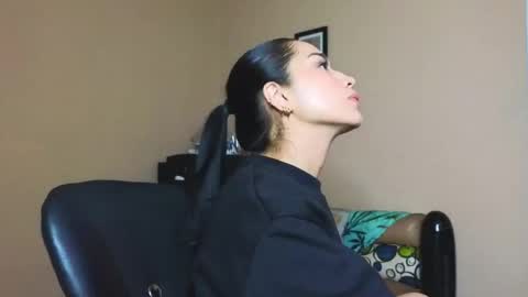 Snapshot of asenaesmee chatting on 01.11.25 Asena online show from 01.11.25