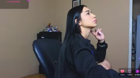 Snapshot of asenaesmee chatting on 01.17.25 Asena online show from 01.17.25