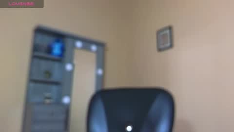 Snapshot of asenaesmee chatting on 01.22.25 Asena online show from 01.22.25