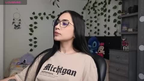 Snapshot of asenaesmee chatting on 10.19.25 Asena online show from 10.19.25