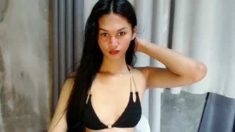 Snapshot of ash_sexdoll chatting on 01.05.25 ASH online show from 01.05.25