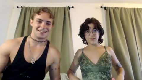 Snapshot of ashandsylvia chatting on 07.21.26 Ash And Sylvia online show from 07.21.26