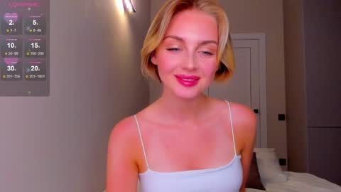 Snapshot of ashbunny_ chatting on 12.30.24 your pretty Ashley online show from 12.30.24