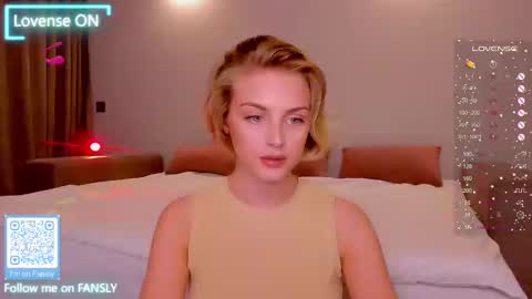 Snapshot of ashbunny_ chatting on 02.09.25 your pretty Ashley online show from 02.09.25