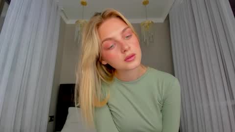 your pretty Ashley online show from 05.25.26
