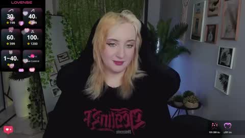 Snapshot of asheluck chatting on 05.24.26 AshleyAshe online show from 05.24.26