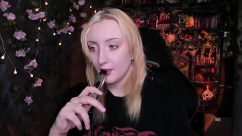 Snapshot of asheluck chatting on 06.05.26 AshleyAshe online show from 06.05.26