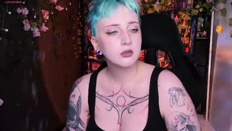 Snapshot of asheluck chatting on 07.19.26 AshleyAshe online show from 07.19.26