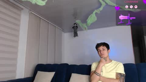 Ashley And Ryan  online show from 10.04.25