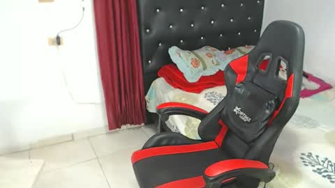 ashelyhots9inches online show from 02.20.26