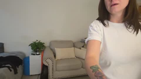 Snapshot of ashelynngrey1986 chatting on 01.21.25 Ashelynn Grey online show from 01.21.25