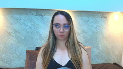 Asley Bennet online show from 10.14.25