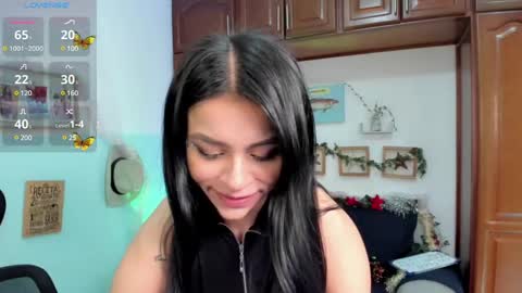 Snapshot of ashleey_johnson chatting on 12.28.24 linda online show from 12.28.24