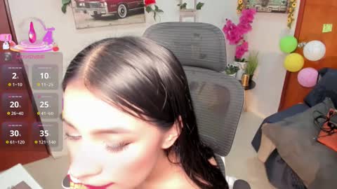 Snapshot of ashleey_johnson chatting on 03.04.26 linda online show from 03.04.26