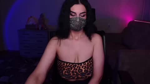   Yasmina   online show from 12.22.24