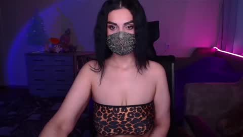   Yasmina   online show from 01.15.25