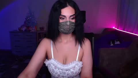   Yasmina   online show from 01.25.25