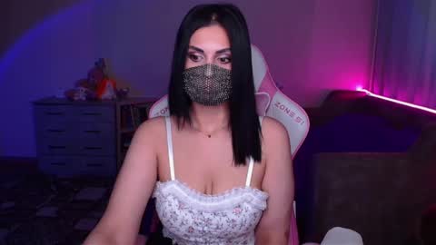   Yasmina   online show from 02.13.25