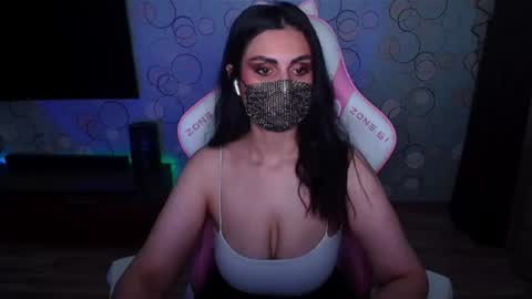 Snapshot of ashley__cooper__ chatting on 06.25.26 Yasmina online show from 06.25.26