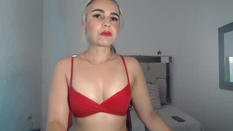 ashley__tylor online show from 01.11.25