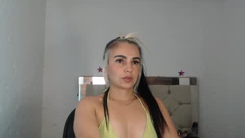 ashley__tylor online show from 01.15.25