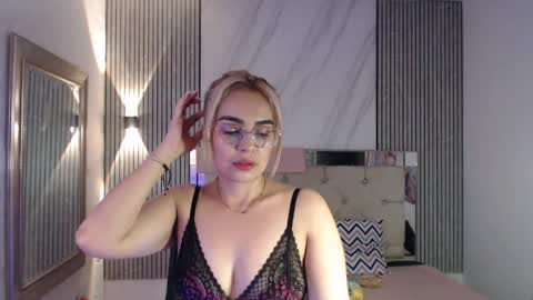 ashley__tylor online show from 04.08.26