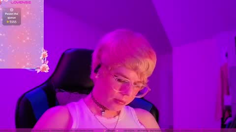 Snapshot of ashley_angel_love chatting on 09.17.25 Angel Ashley Love  online show from 09.17.25