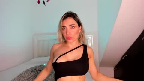 Snapshot of ashley_blair chatting on 02.21.25 ashley_blair online show from 02.21.25