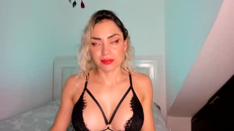 Snapshot of ashley_blair chatting on 02.28.25 ashley_blair online show from 02.28.25