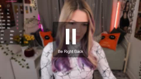 Snapshot of ashley_swan chatting on 10.30.25 Ashley next stream on Sunday online show from 10.30.25