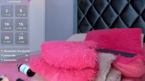 Snapshot of ashleybrend chatting on 12.25.24 CAMILA online show from 12.25.24