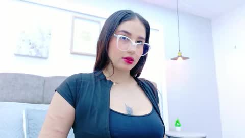 Ashley Evans online show from 09.22.25